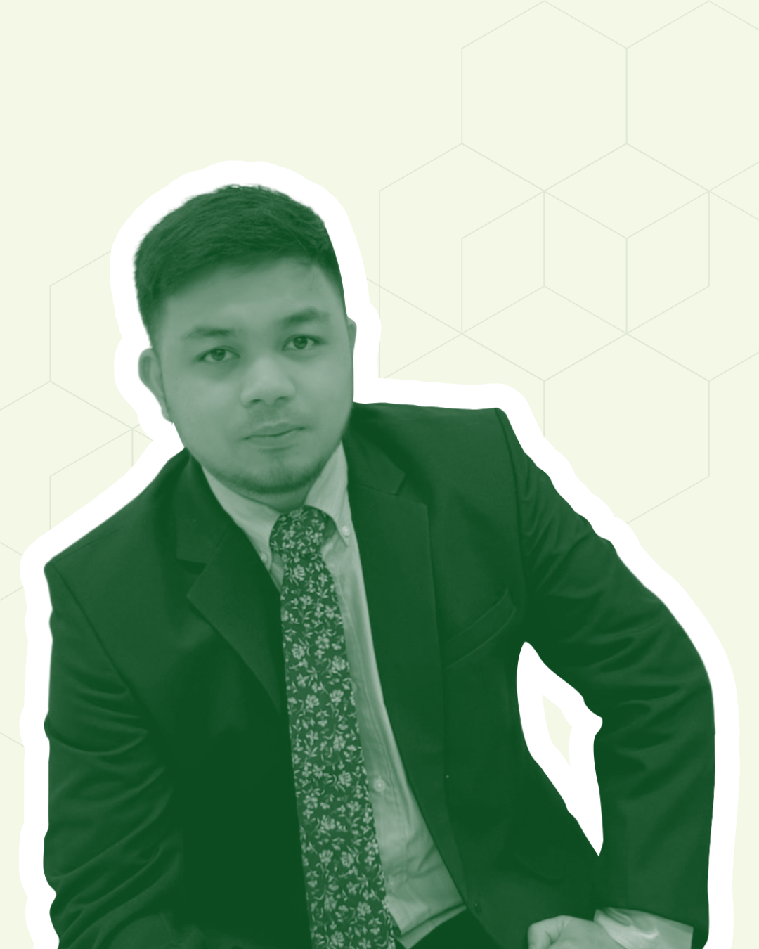 Man in suit with patterned tie